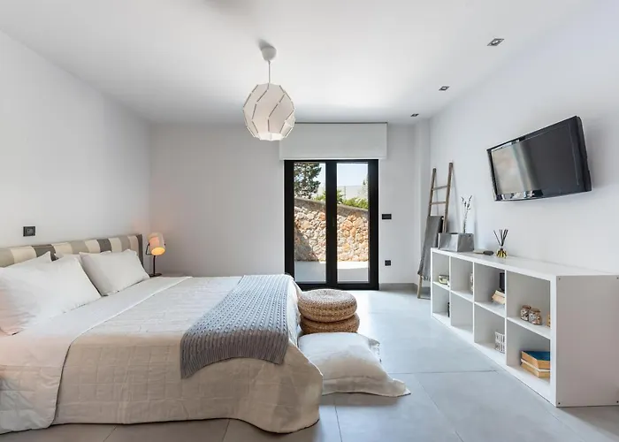 Soligia Blue Pefkali